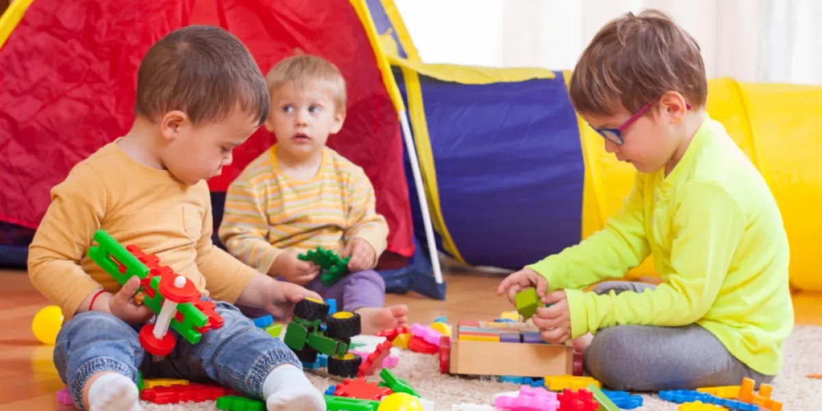 Helping your child make friends at daycare e1474498518687
