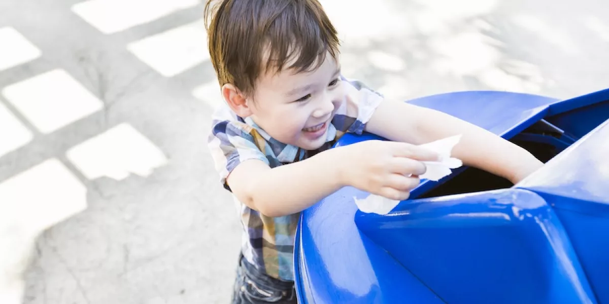 Teaching your young child to recycle