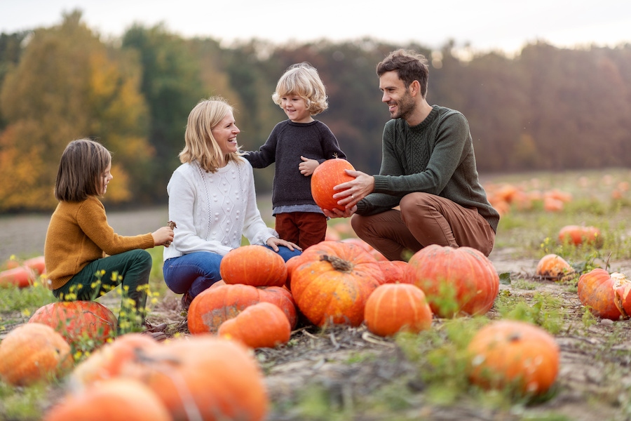 Fall outdoor activities for families