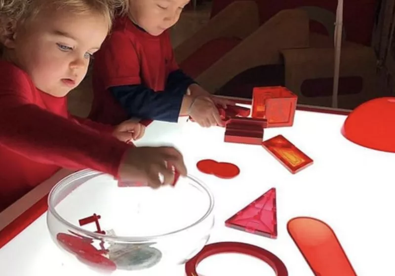 Light table and red