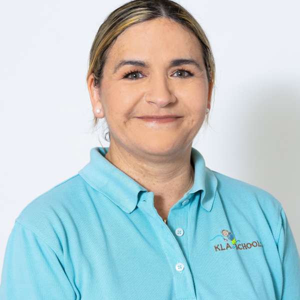 STAFF 6 Laura Ureta KLA DORAL GRAD D2 006