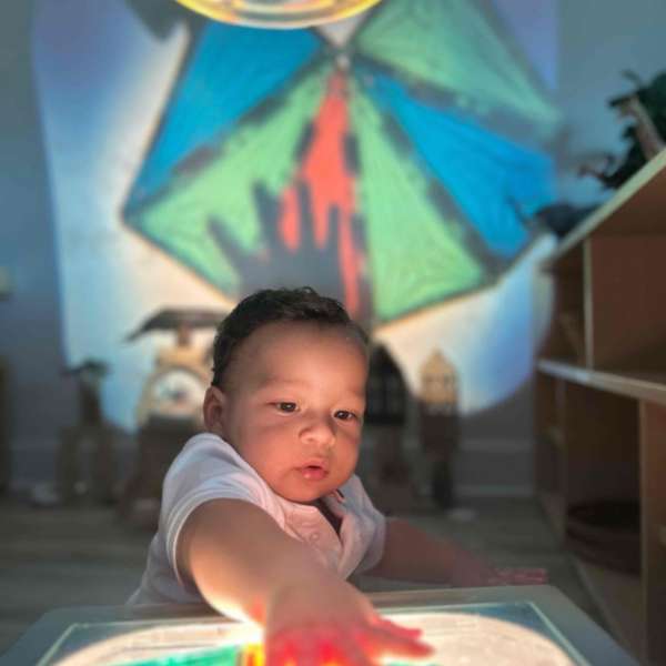 Baby Nido Light and Shadow